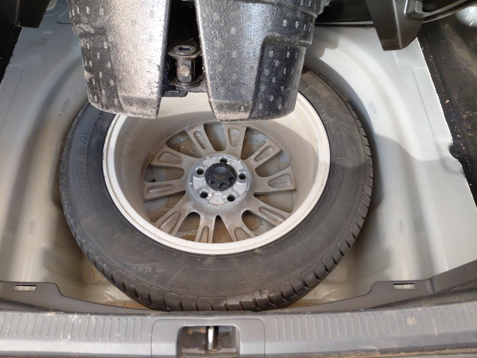 Toyota Camry GLE 2024 image