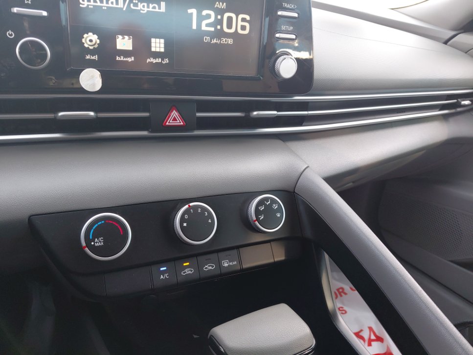 هيونداي إلنترا سمارت 2023 image