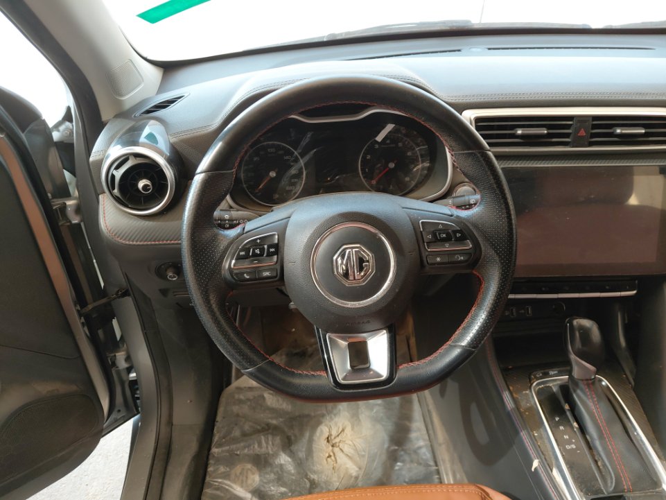 MG ZS عادي رياضية 2023 image