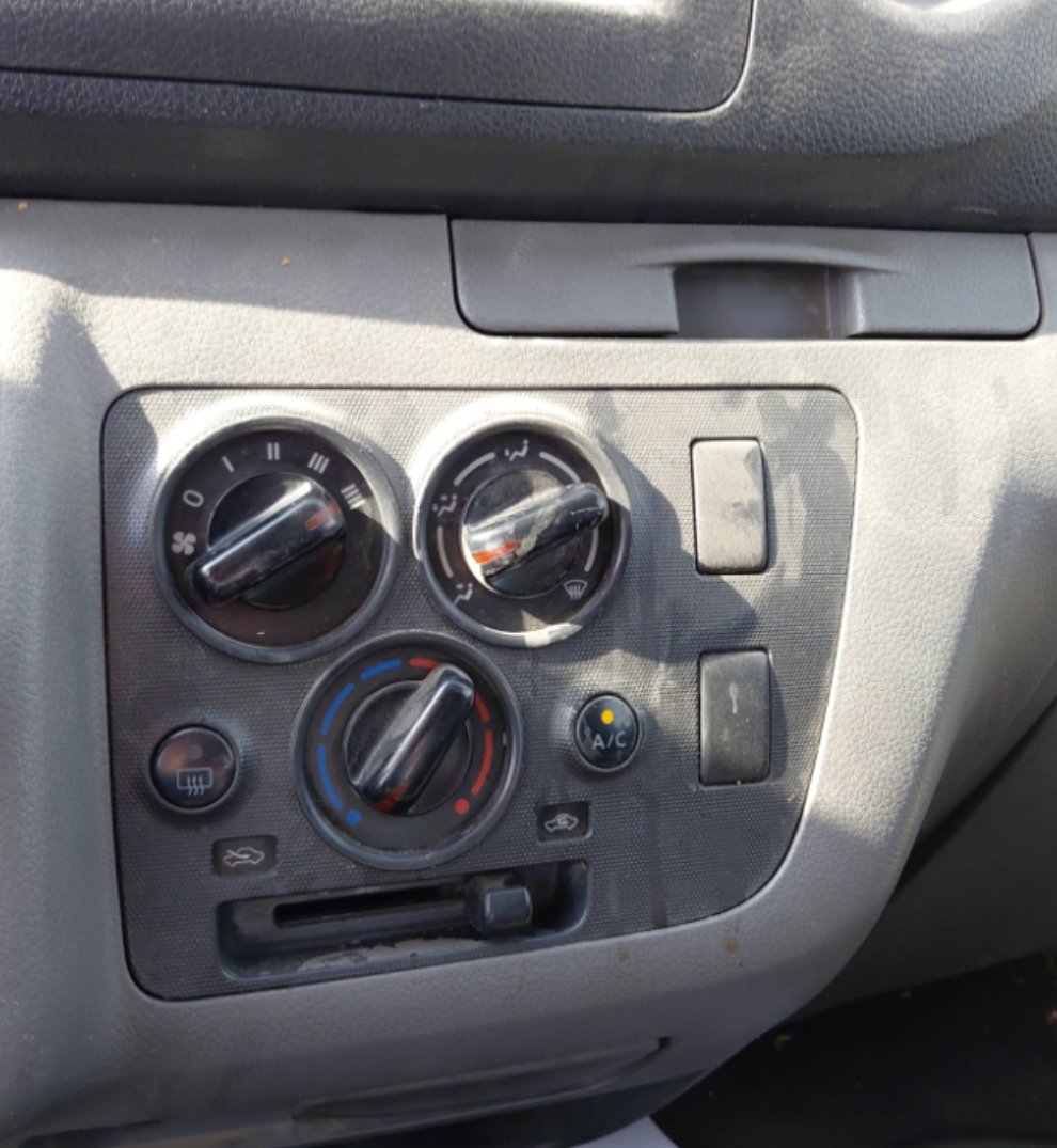 نيسان أورفان  2020 image