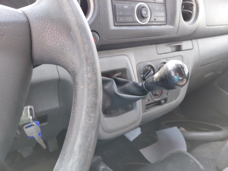 نيسان أورفان  2020 image