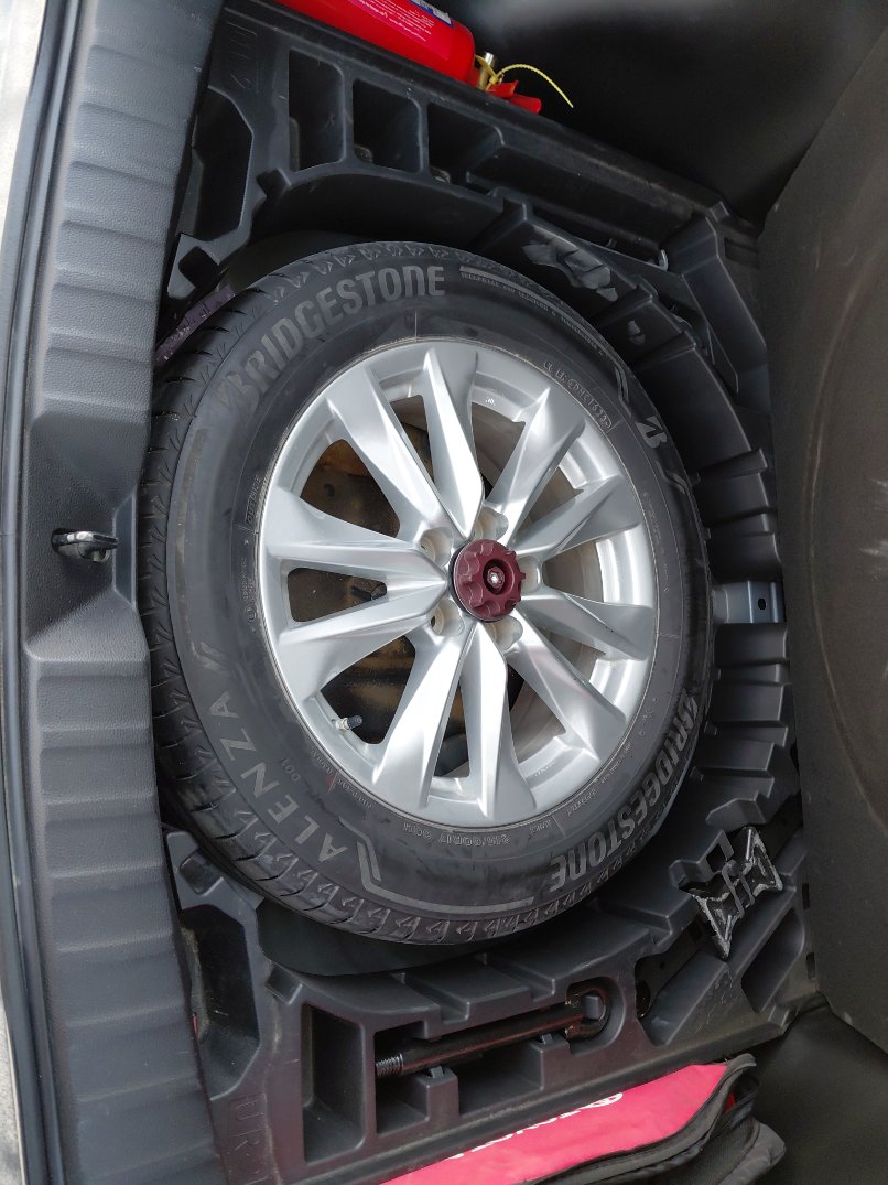 Toyota Corolla Cross AWD 2024 image