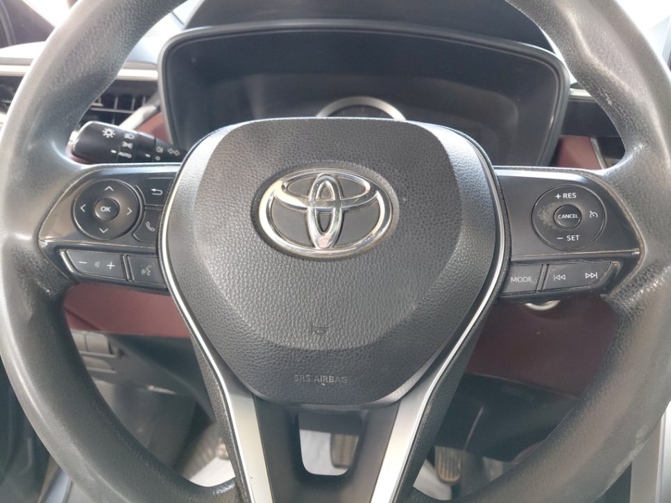 Toyota Corolla Cross LE HEV 2023 image