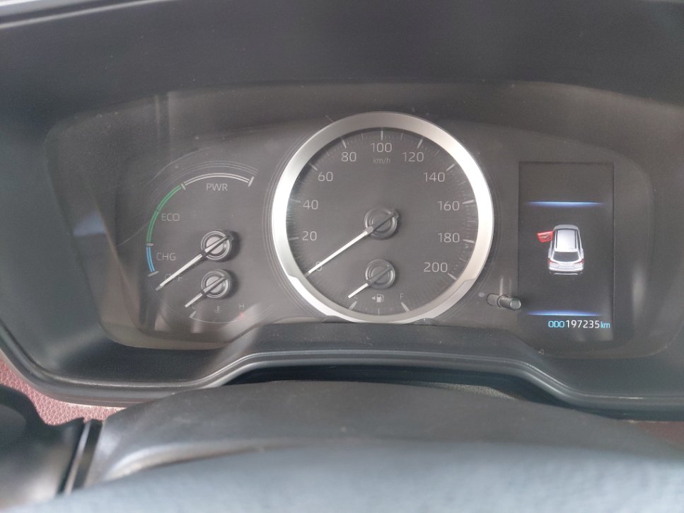 Toyota Corolla Cross LE HEV 2023 image