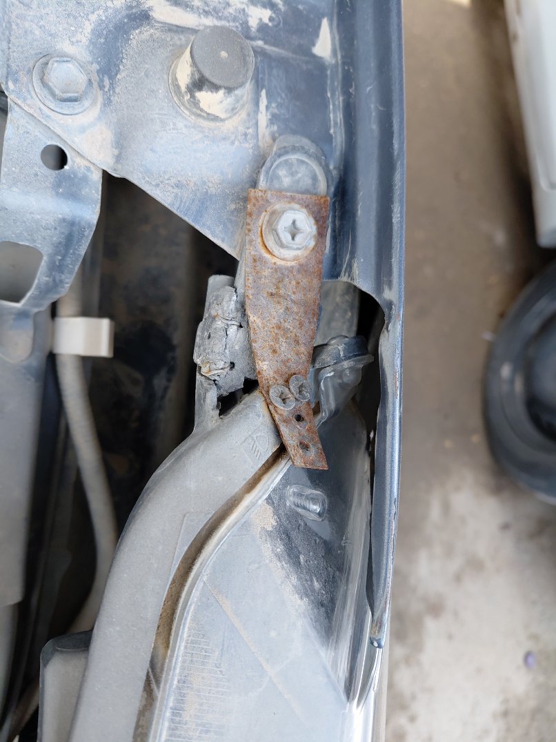 Toyota Corolla Cross LE HEV 2023 image