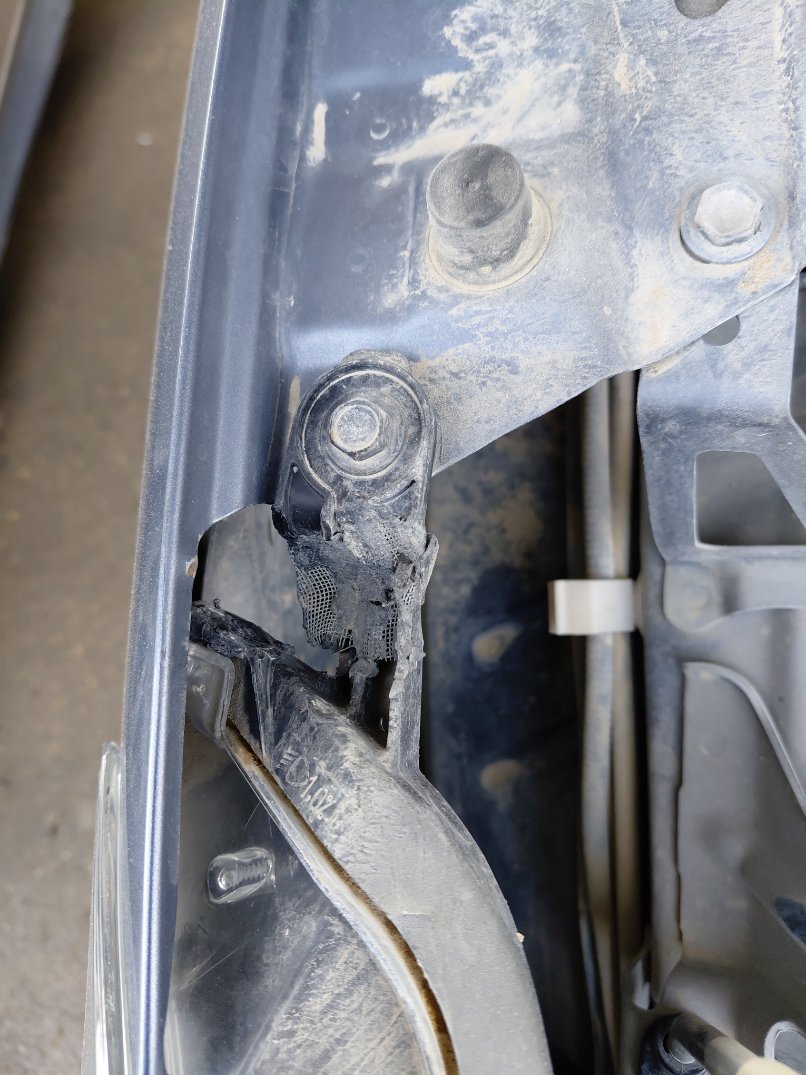 Toyota Corolla Cross LE HEV 2023 image