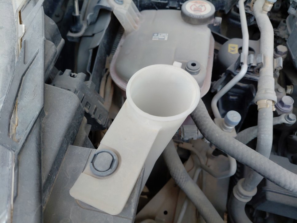 Toyota Corolla Cross LE HEV 2023 image