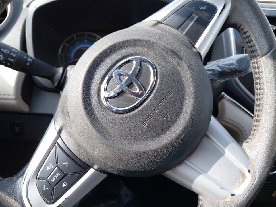 تويوتا راش GL 75 -  Sports 2022 image