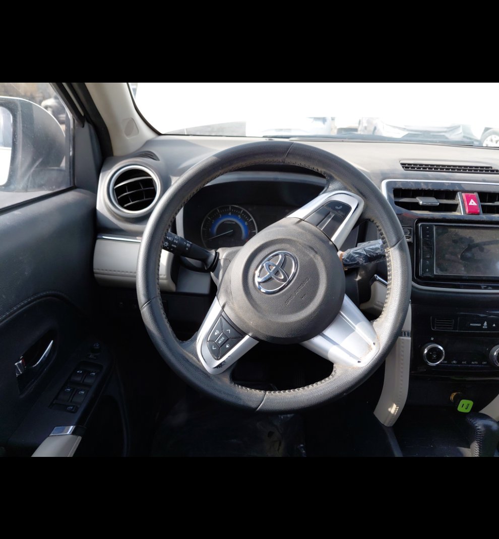 تويوتا راش GL 75 -  Sports 2022 image