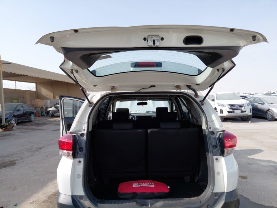 تويوتا راش GL 75 -  Sports 2022 image