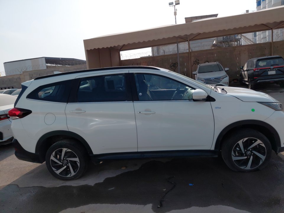 تويوتا راش GL 75 -  Sports 2022 image