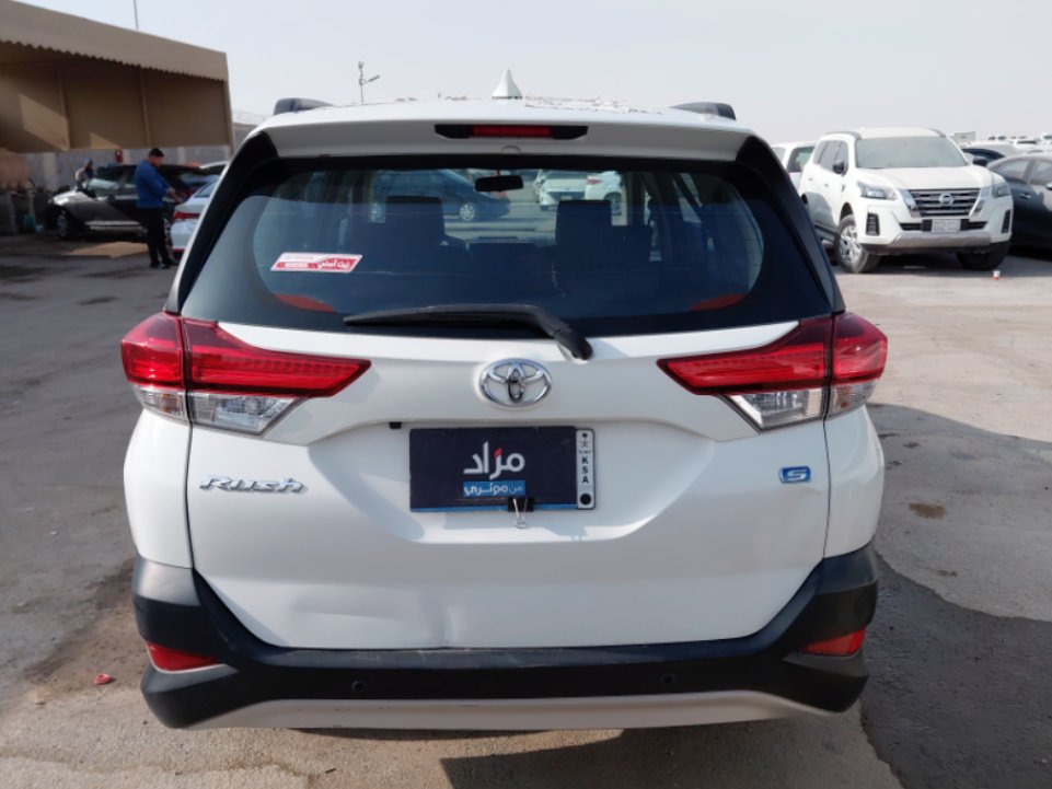 تويوتا راش GL 75 -  Sports 2022 image