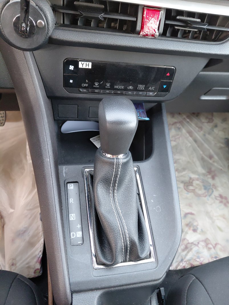 تويوتا يارس Y 2024 image