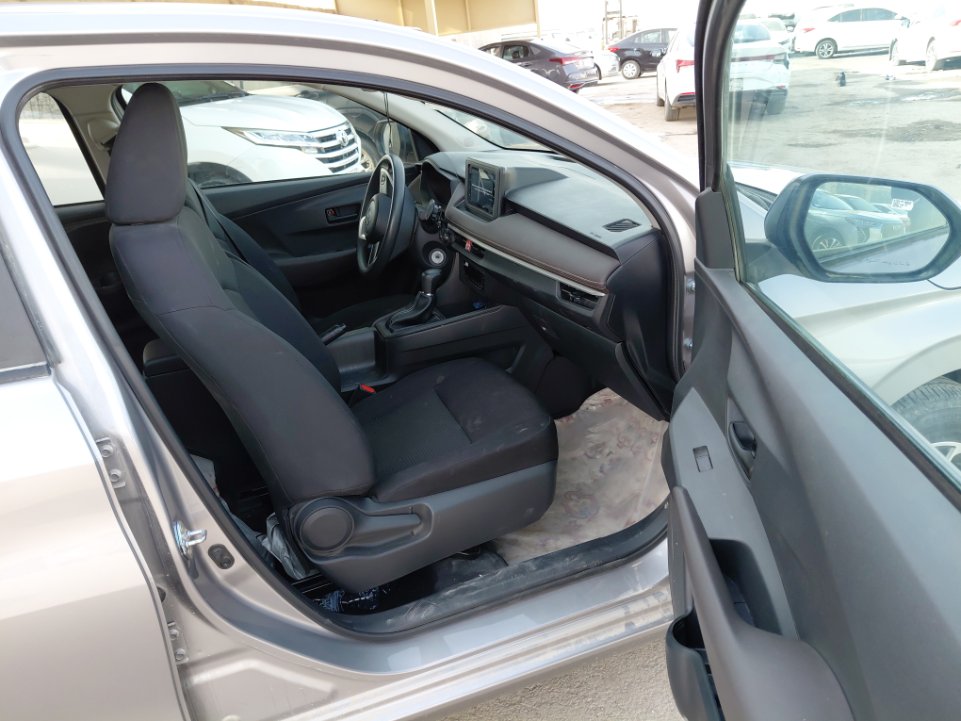 تويوتا يارس Y 2024 image