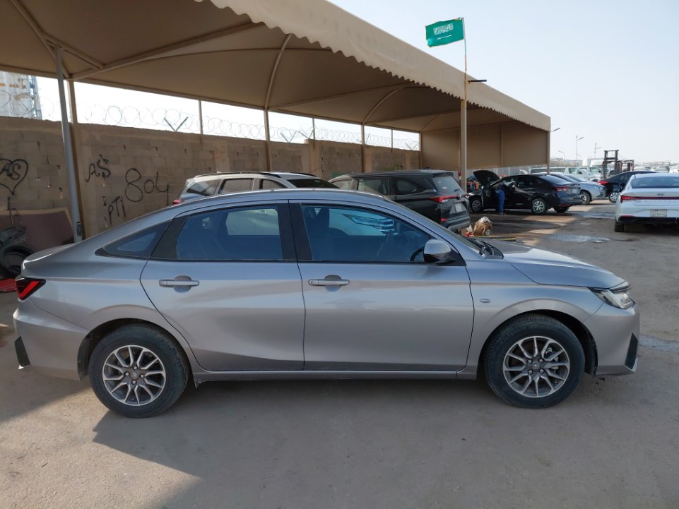 تويوتا يارس Y 2024 image