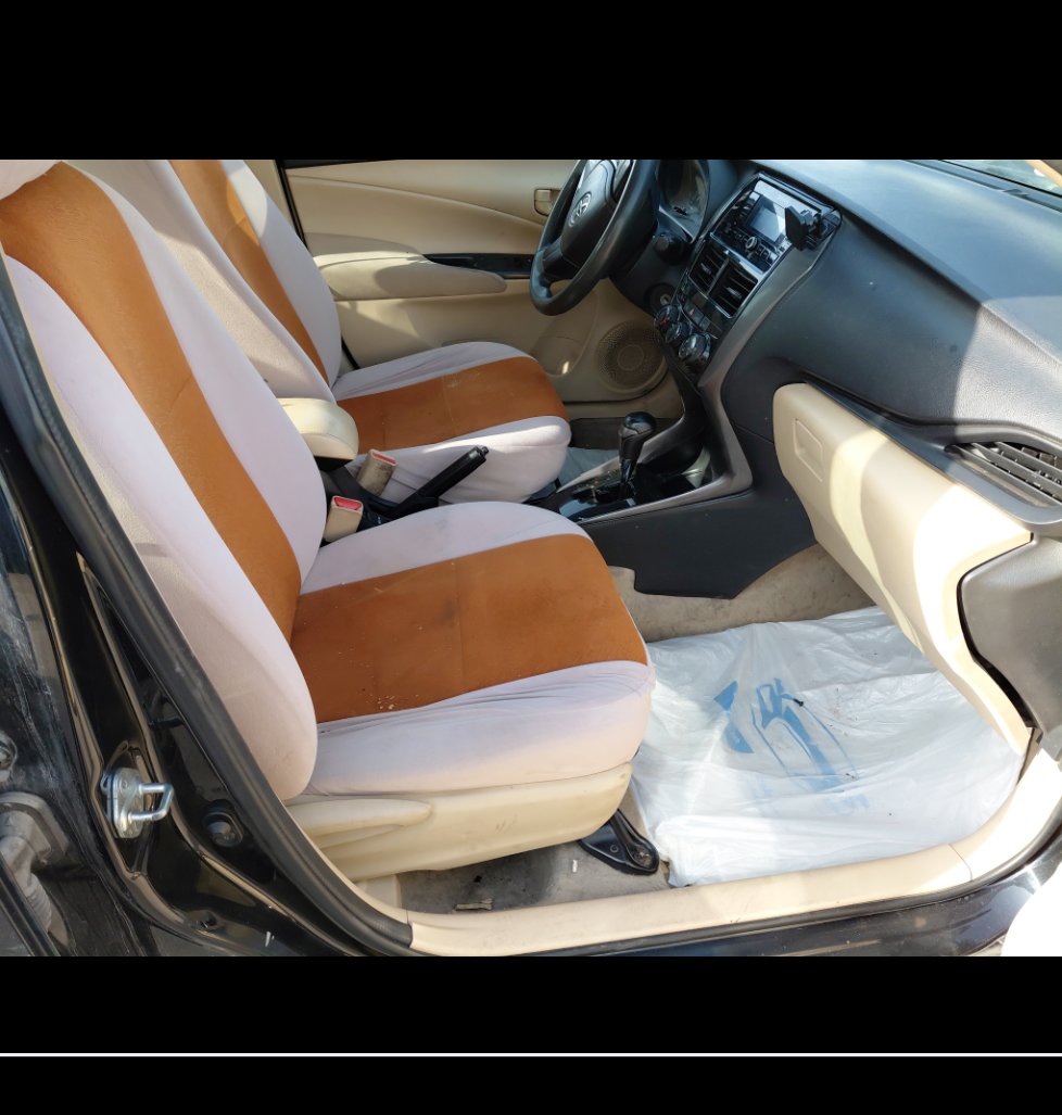 تويوتا يارس Y FLT 2021 image