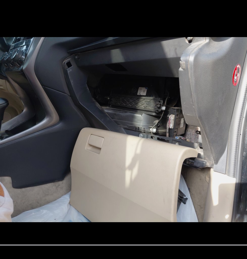 تويوتا يارس Y FLT 2021 image