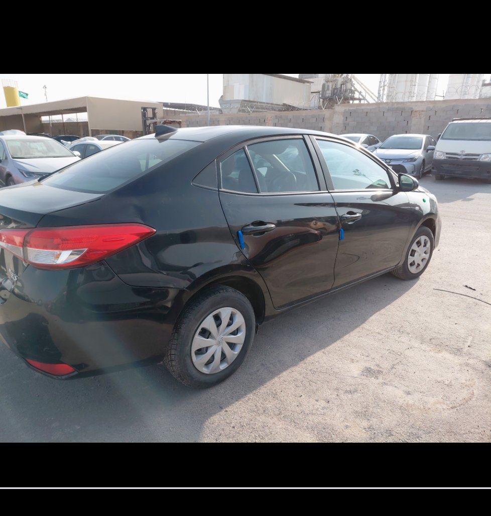 تويوتا يارس Y FLT 2021 image