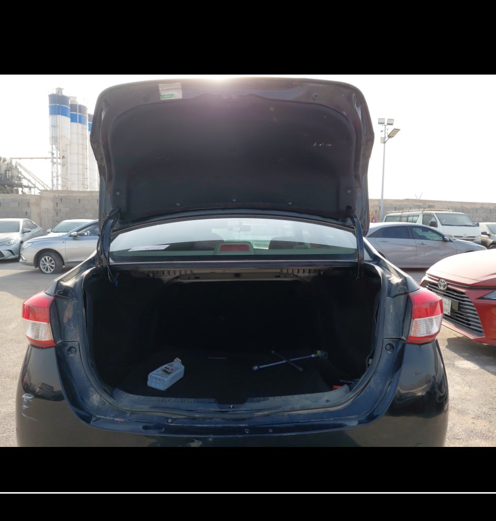 تويوتا يارس Y FLT 2021 image