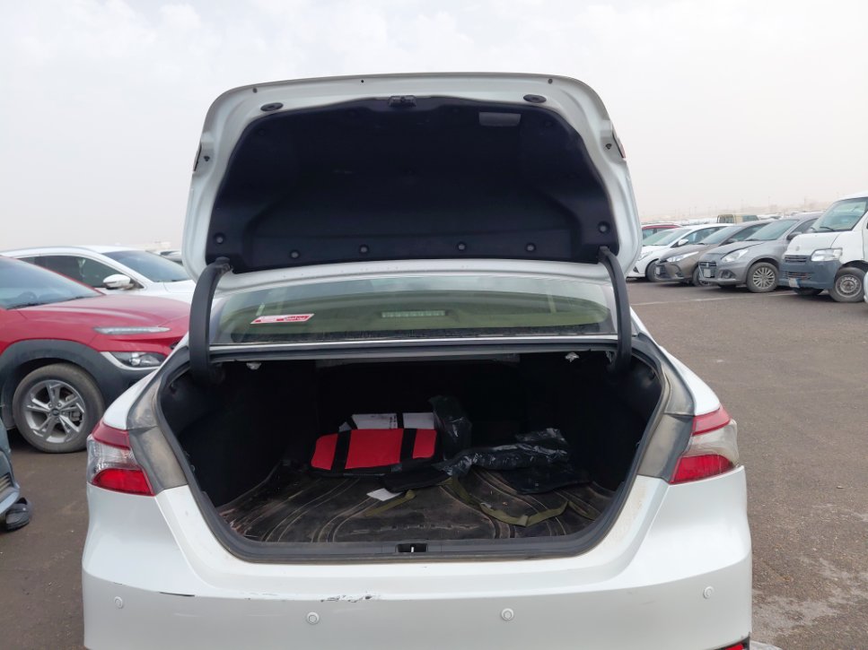 تويوتا كامري GLE HEV  2024 image