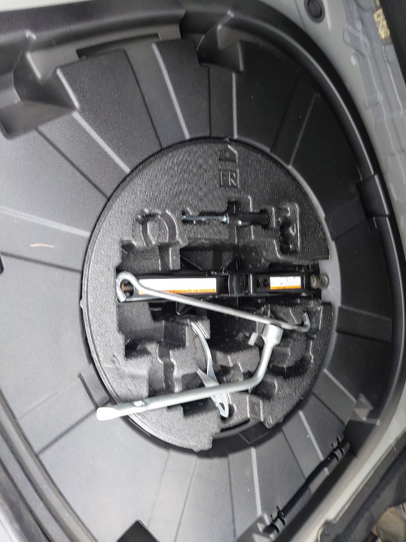 تويوتا كامري GLE HEV  2024 image