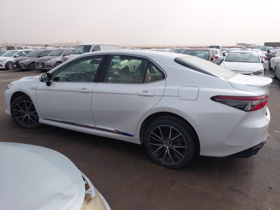 تويوتا كامري GLE HEV  2024 image