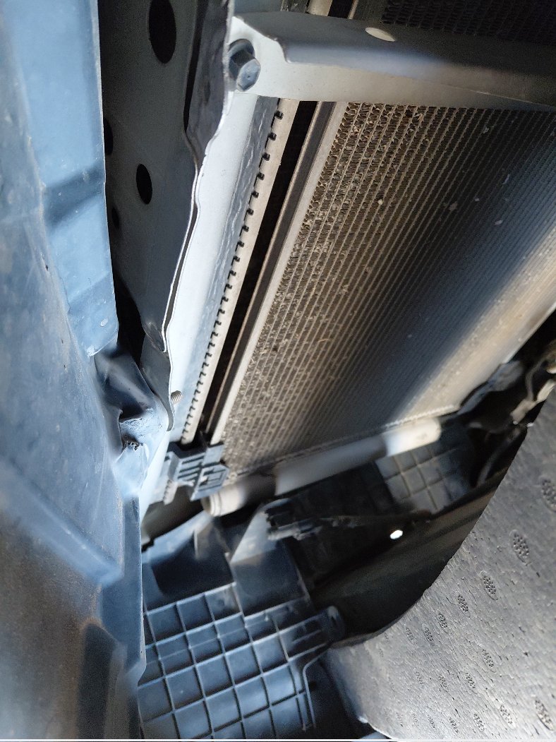 تويوتا يارس Y FLT  2021 image