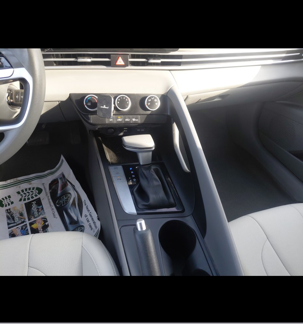 Hyundai Elantra  2023 image