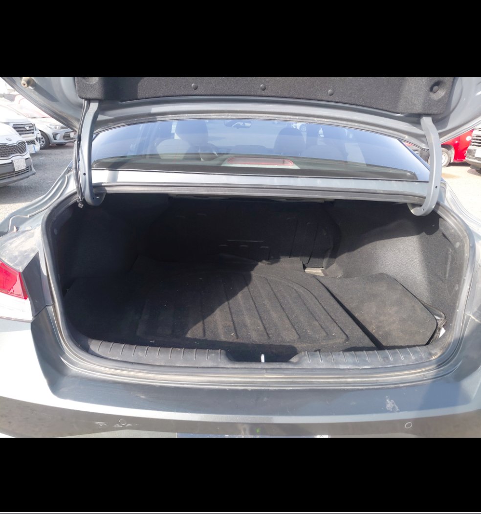 Hyundai Elantra  2023 image