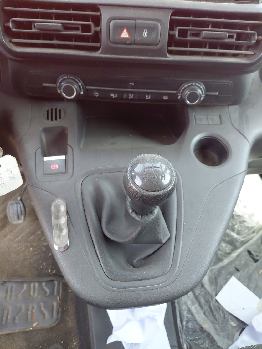 بيجو بارتنر  2023 image