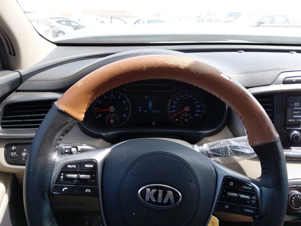 كيا سورينتو UM LX 2WD 2020 image