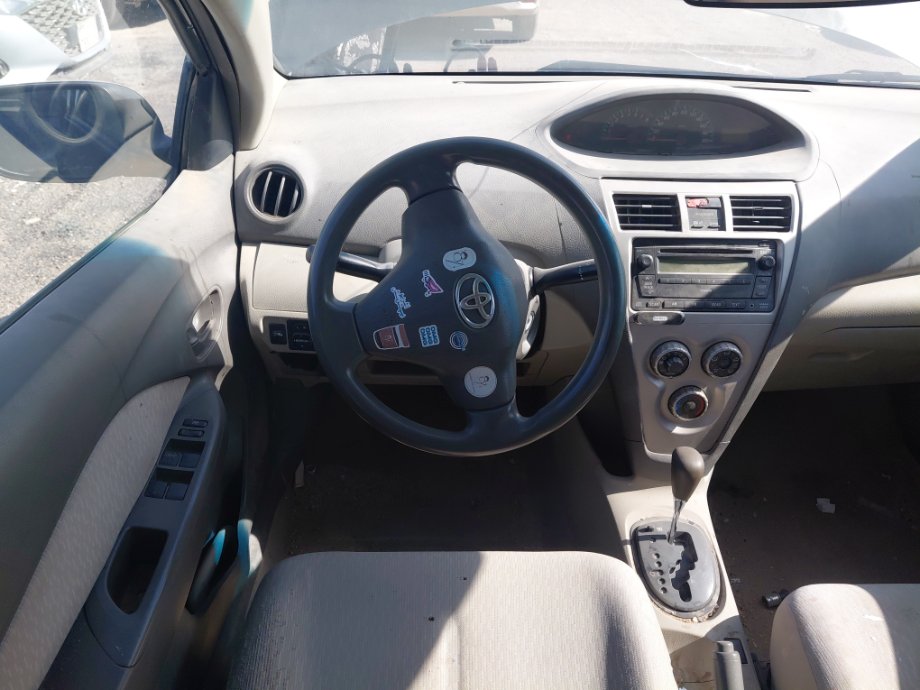 تويوتا يارس  2012 image