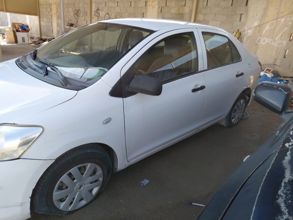 تويوتا يارس  2010 image