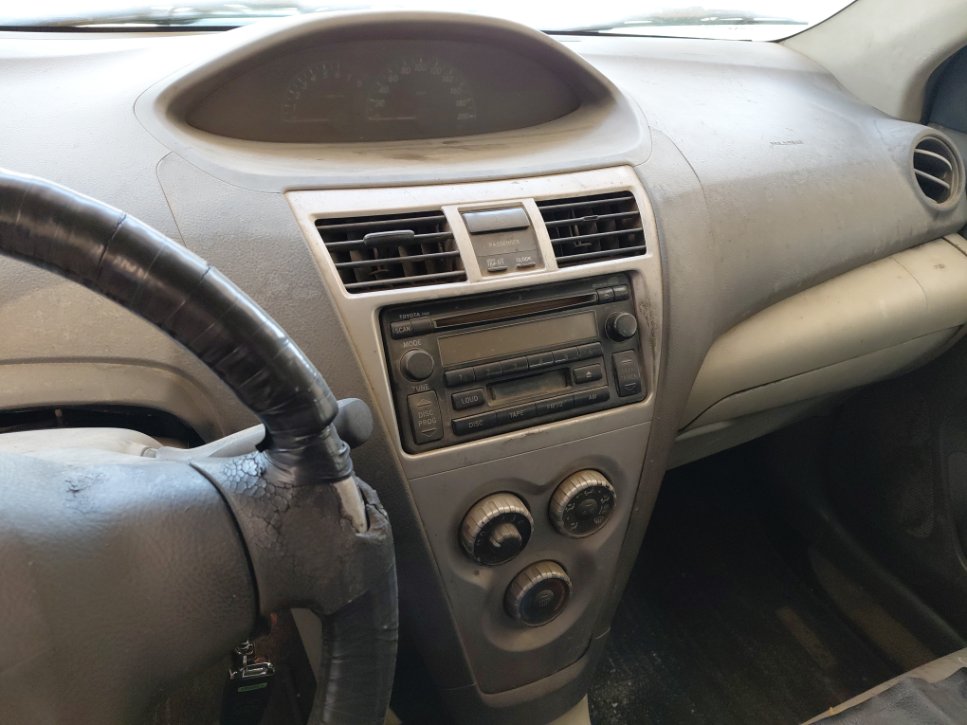 تويوتا يارس  2011 image