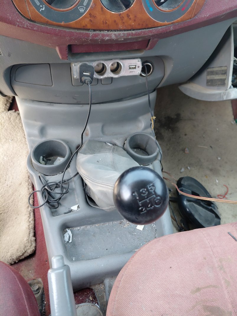 Toyota Hilux  2010 image