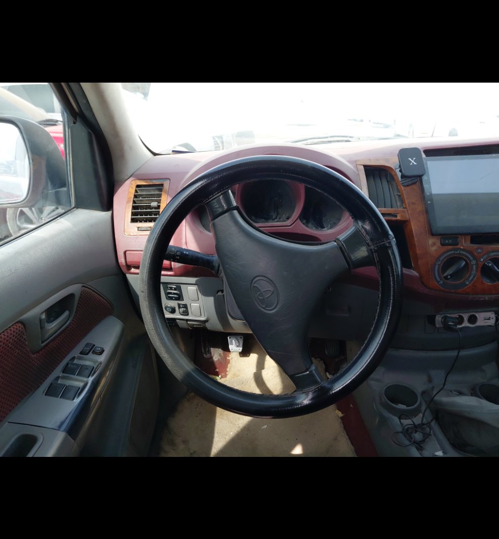 Toyota Hilux  2010 image