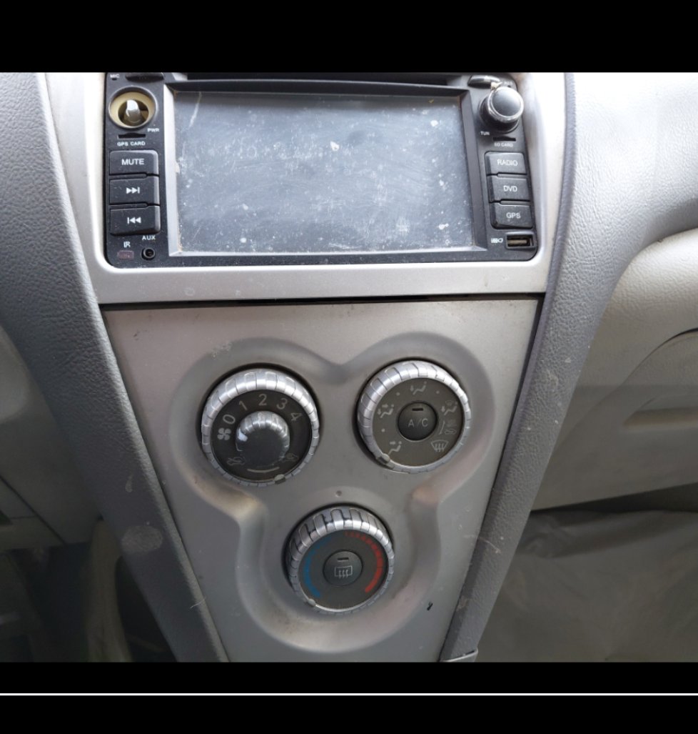 تويوتا يارس  2010 image