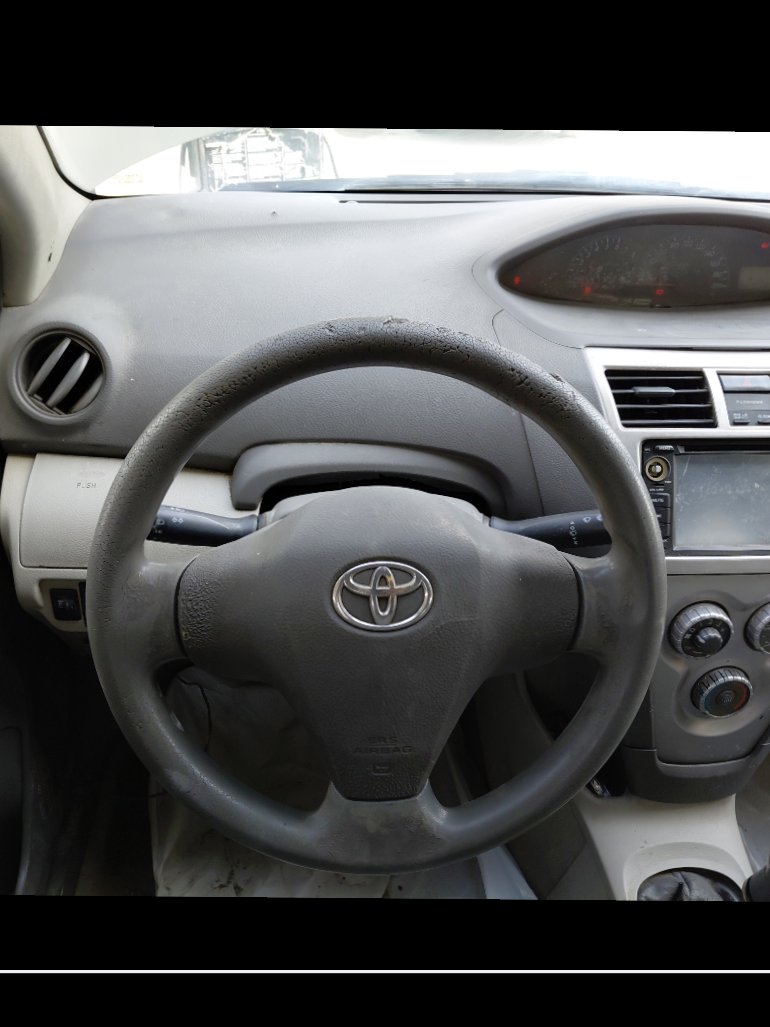 تويوتا يارس  2010 image