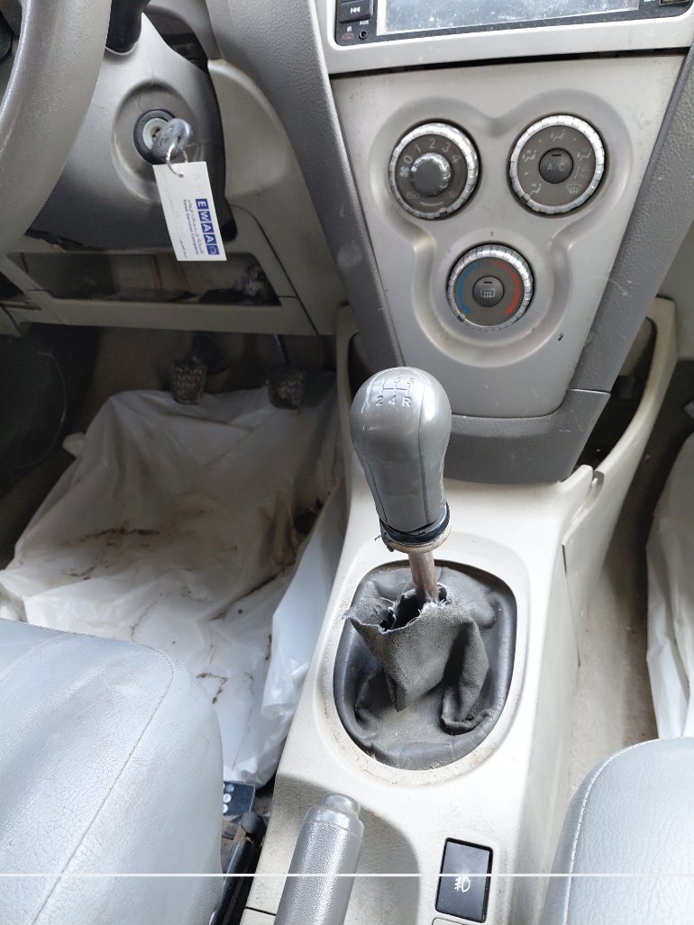 تويوتا يارس  2010 image