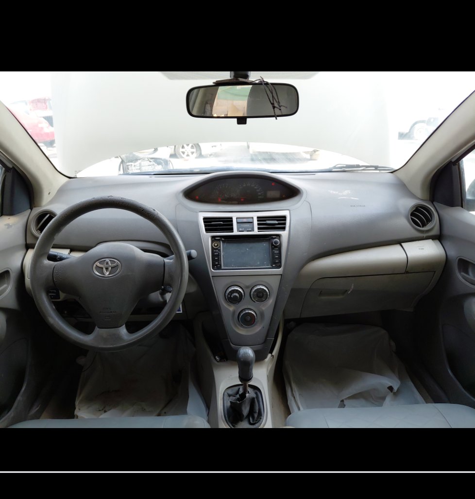 تويوتا يارس  2010 image