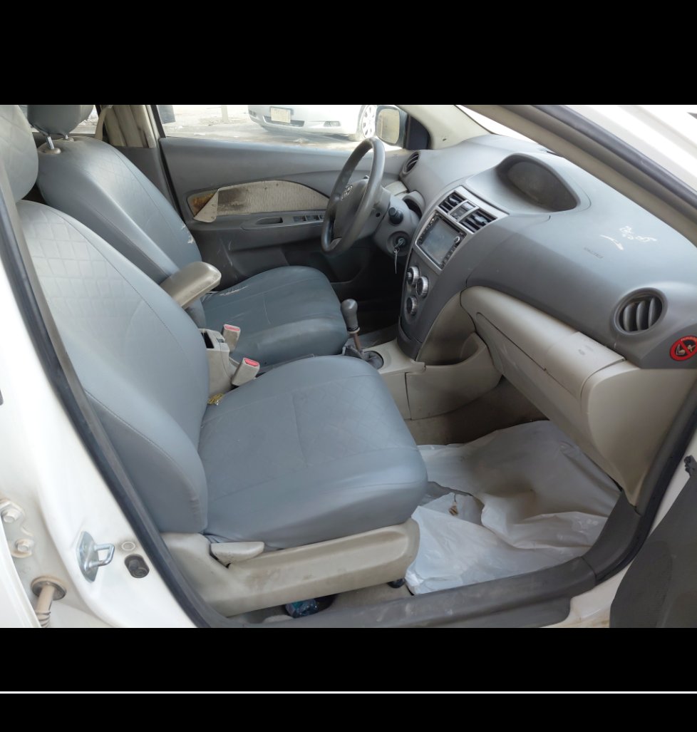 تويوتا يارس  2010 image