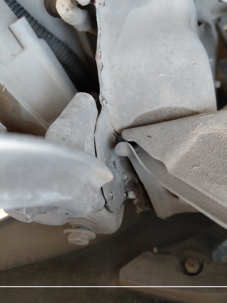 تويوتا يارس  2010 image