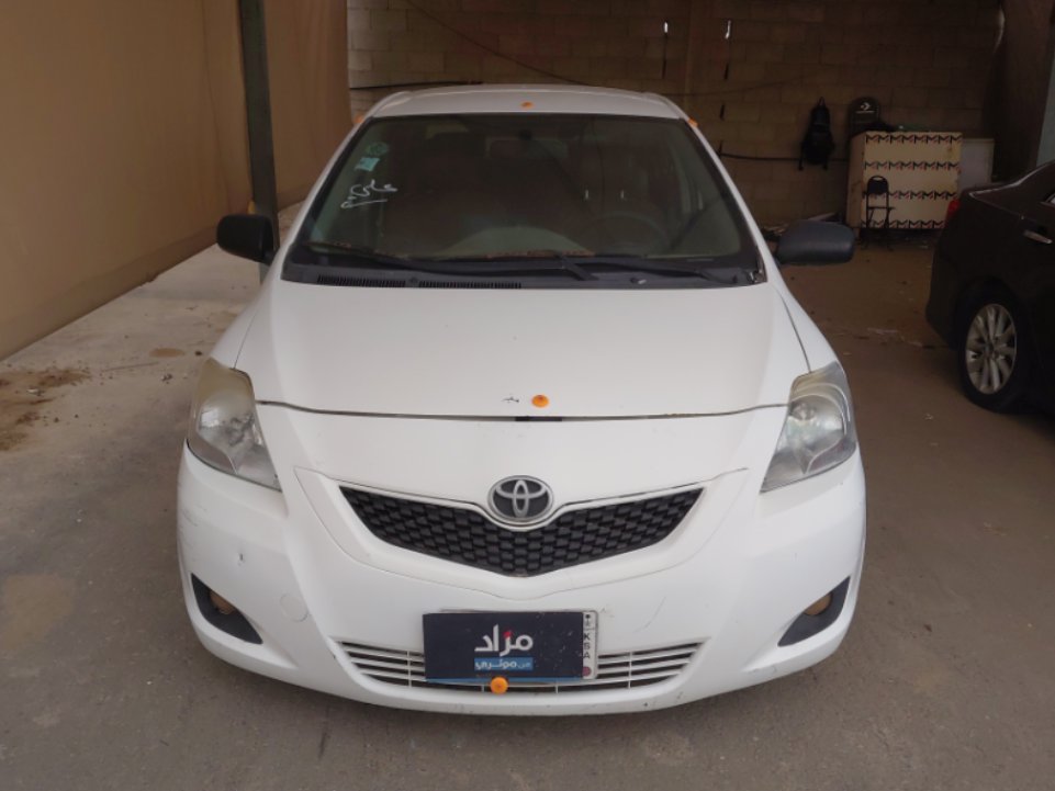 تويوتا يارس  2012