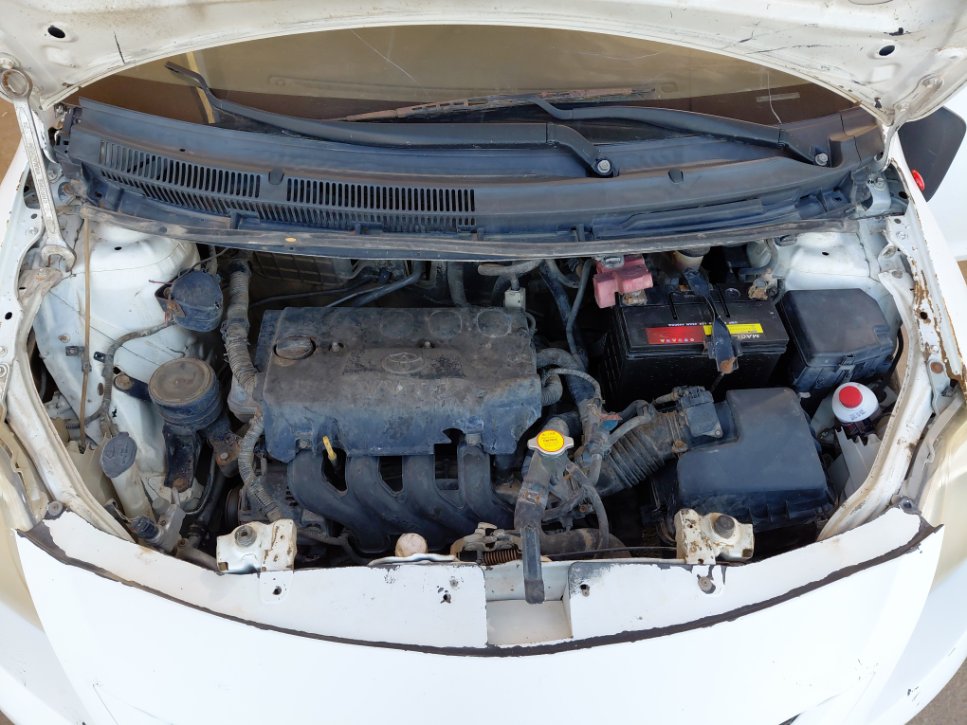 تويوتا يارس  2010 image