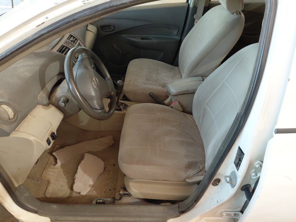 تويوتا يارس  2010 image