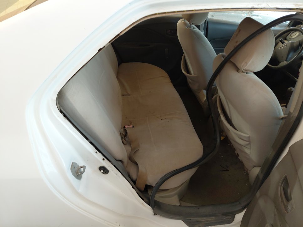 تويوتا يارس  2010 image