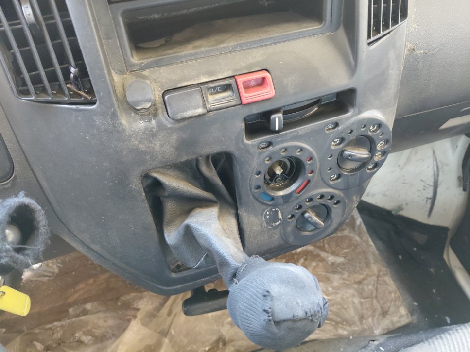 دايهاتسو دباب  2011 image