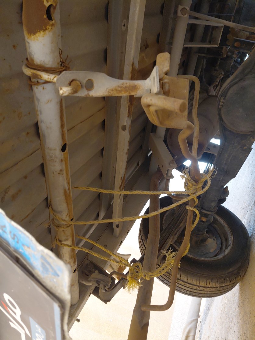 دايهاتسو دباب  2012 image