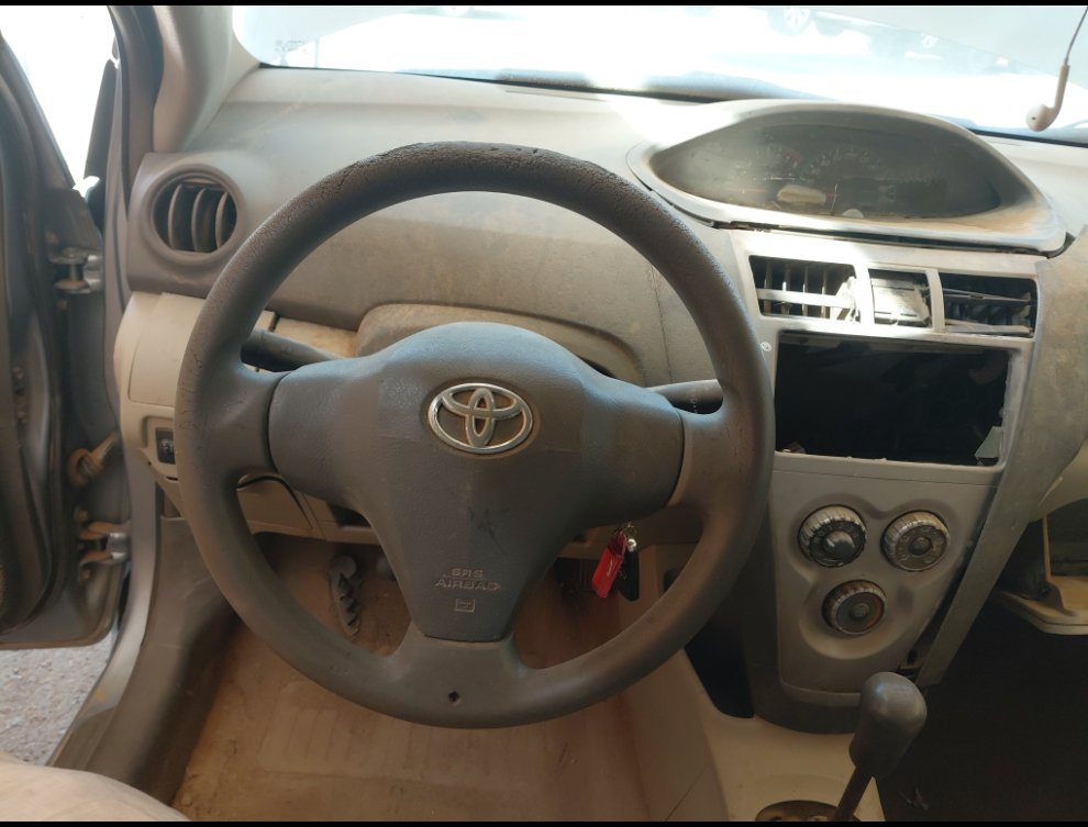 تويوتا يارس  2011 image