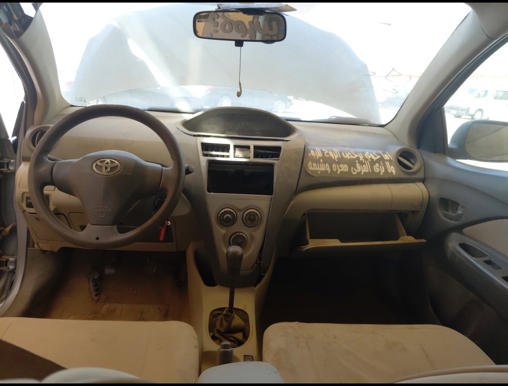 تويوتا يارس  2011 image